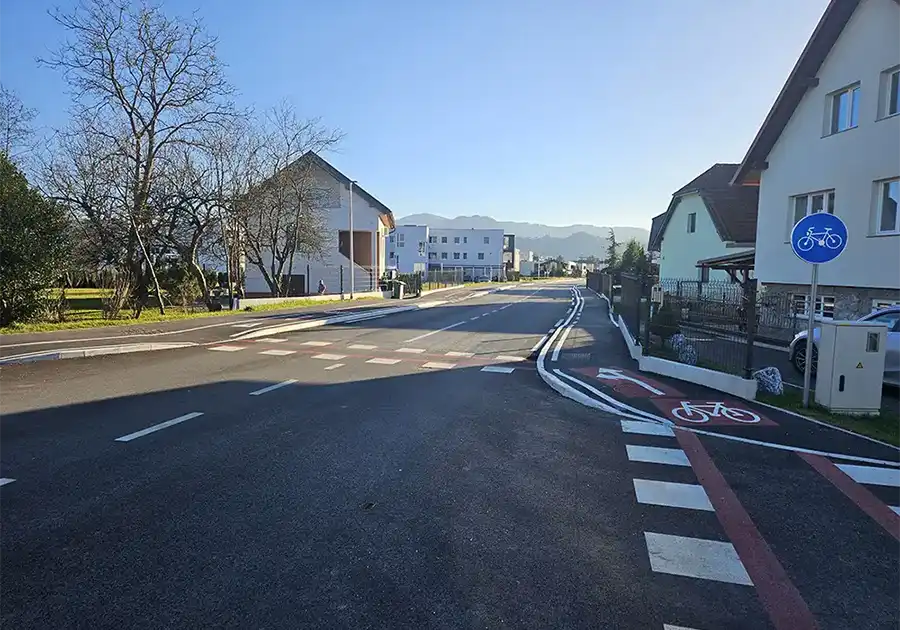 Cesta v Lokrovec
